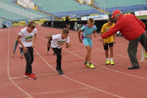 Малката шампионка Мария Караиванова отново със злато