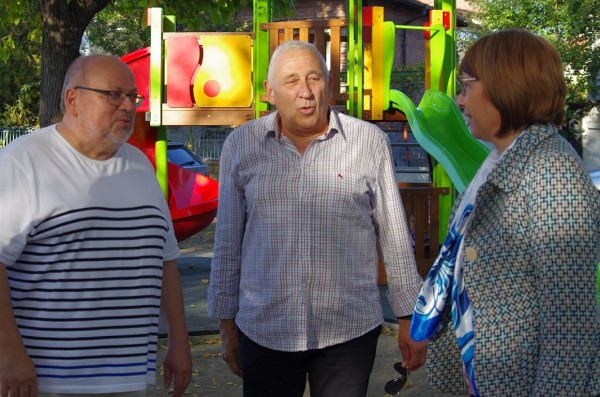 Кандидатът за кмет Галина Стоянова (№43) се срещна с жители на квартал „Бузлуджа” – „Северен район”