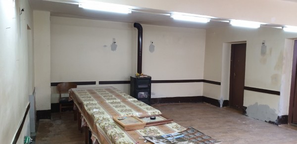 Кандидат-кметът от ГЕРБ ремонтира пенсионерския клуб в с.Розово