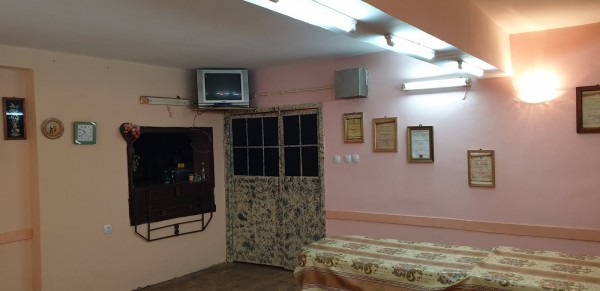 Кандидат-кметът от ГЕРБ ремонтира пенсионерския клуб в с.Розово