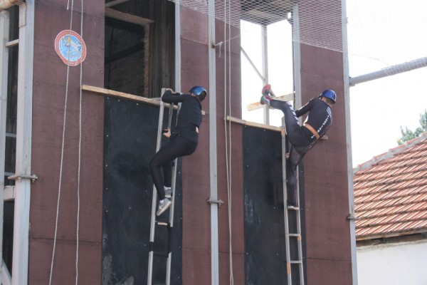Пожарникари от цялата страна се състезаваха в Казанлък
