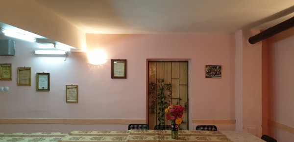 Кандидат-кметът от ГЕРБ ремонтира пенсионерския клуб в с.Розово