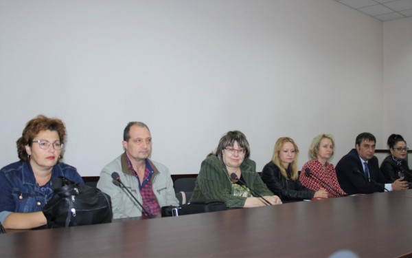 Работодателите искат работниците им да са дисциплинирани и да говорят български