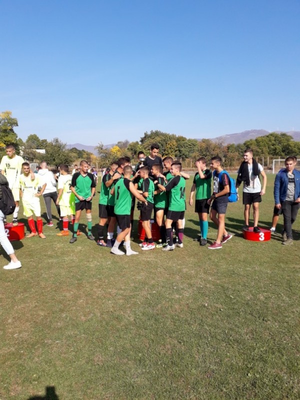 Футболистите на ПХГ „Св. Св. Кирил и Методий“ са първенци при 8 -10 клас