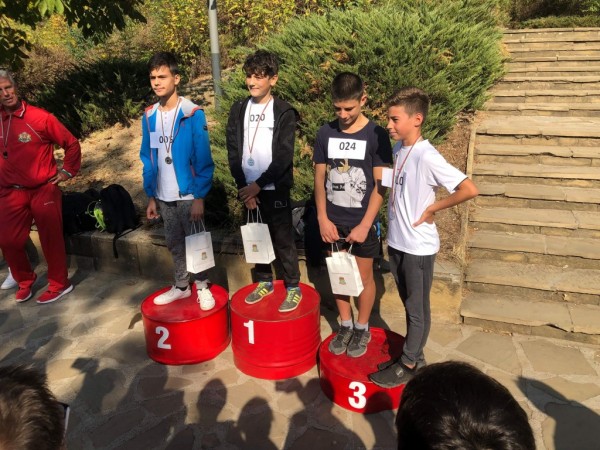 Казанлъшки ученици премериха сили в кросово бягане