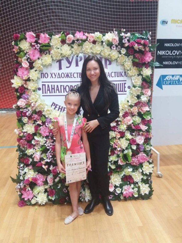 17 медала грабнаха гимнастичките ни от турнира в Панагюрище 