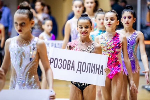 17 медала грабнаха гимнастичките ни от турнира в Панагюрище 