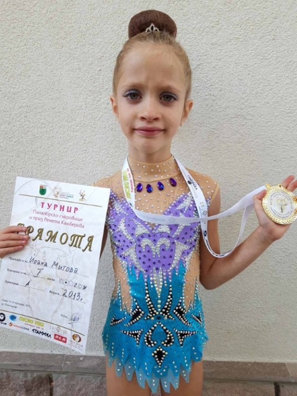 17 медала грабнаха гимнастичките ни от турнира в Панагюрище 
