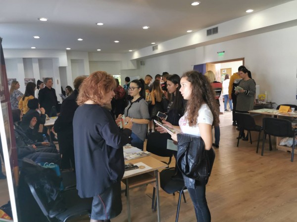 Над 300 зрелостници се включиха в изложението на университетите