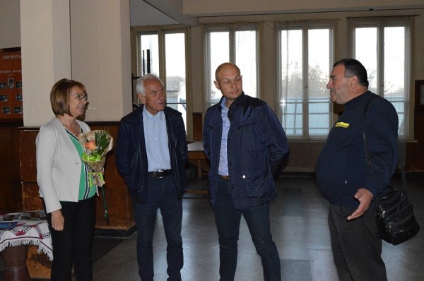 Възстановяват училището в село Розово