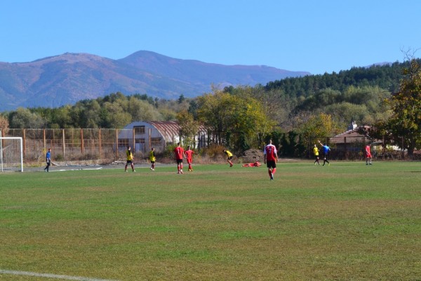 Футболистите на Хуманитарната са първенците при 11 – 12 клас в общинското първенство