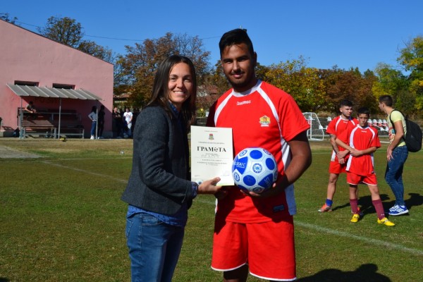 Футболистите на Хуманитарната са първенците при 11 – 12 клас в общинското първенство