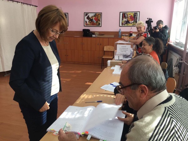 Галина Стоянова: Гласувах с любов за прекрасния ни Казанлък и красивите ни населени места