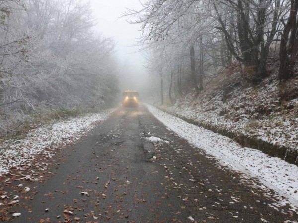 На Шипка падна първият сняг