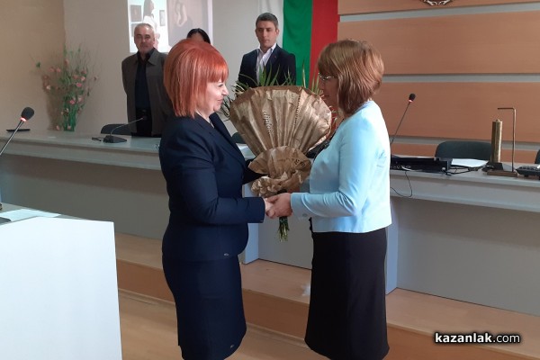 За безплатни памперси и по-евтина храна за децата ще работи Стоянова