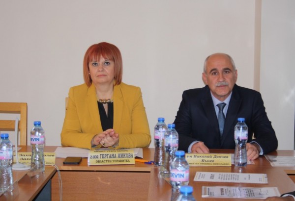 Тържествени заседания на новите общински съвети в Мъглиж и Николаево