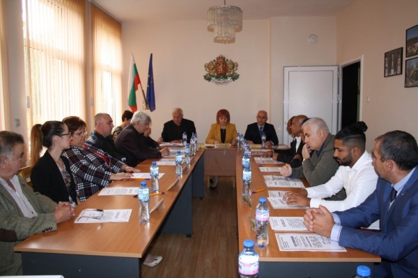 Тържествени заседания на новите общински съвети в Мъглиж и Николаево