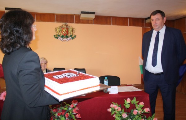 Тържествени заседания на новите общински съвети в Мъглиж и Николаево