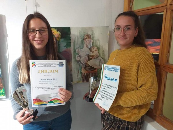 Казанлъшки художнички се отличиха сред 775 творби от цялата страна