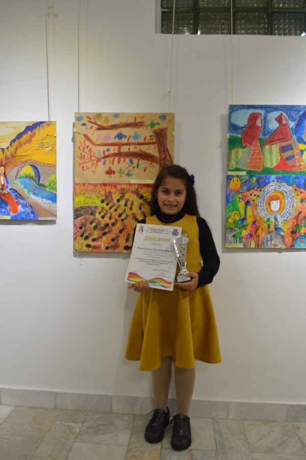 Казанлъшки художнички се отличиха сред 775 творби от цялата страна