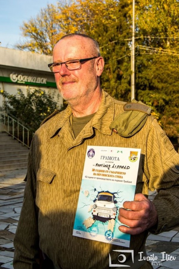 Над 60 Трабанта, сред които и най-старият от 1963 г. участваха в “Трабант фест“ 