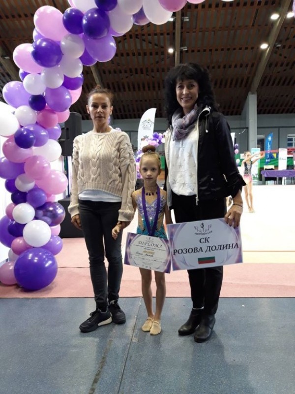 Малките грации с блестящо представяне на международен турнир