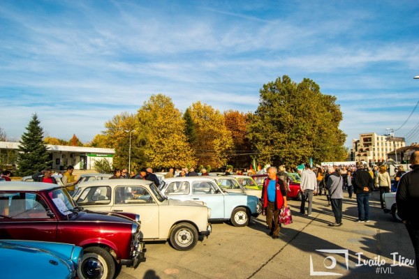 Над 60 Трабанта, сред които и най-старият от 1963 г. участваха в “Трабант фест“ 