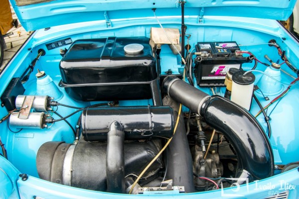 Над 60 Трабанта, сред които и най-старият от 1963 г. участваха в “Трабант фест“ 