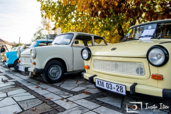 Над 60 Трабанта, сред които и най-старият от 1963 г. участваха в “Трабант фест“ 