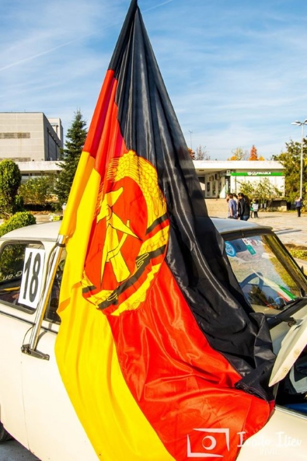 Над 60 Трабанта, сред които и най-старият от 1963 г. участваха в “Трабант фест“ 