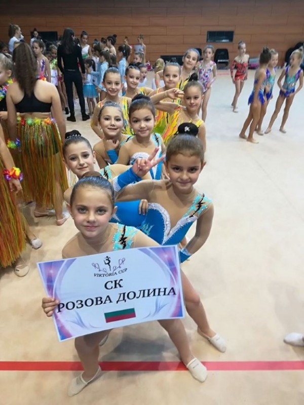 Малките грации с блестящо представяне на международен турнир