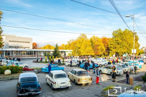 Над 60 Трабанта, сред които и най-старият от 1963 г. участваха в “Трабант фест“ 