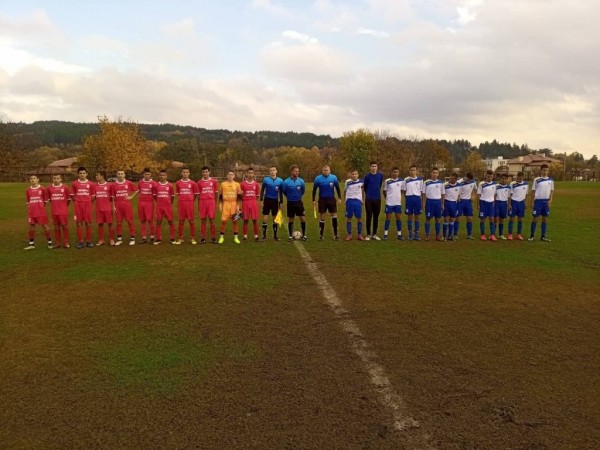 Пет от пет за “Розите“