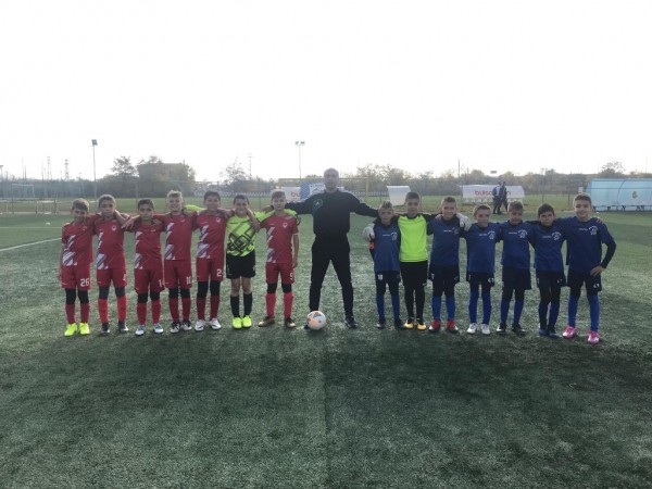 Пет от пет за “Розите“