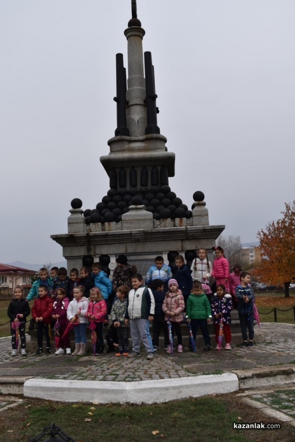 Военните показват бойна техника и оръжие 
