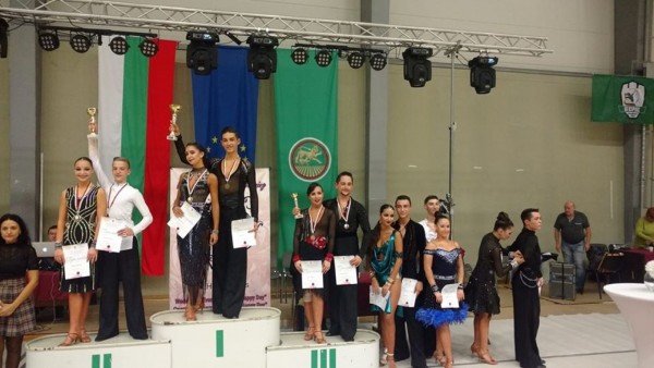 6 златни медала изтанцуваха казанлъшките розички