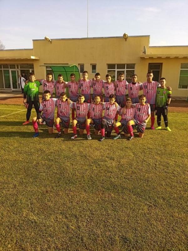 Футболистите на “Розова долина“ с поредни категорични победи