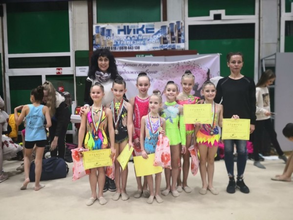 Дъжд от медали за казанлъшките гимнастички