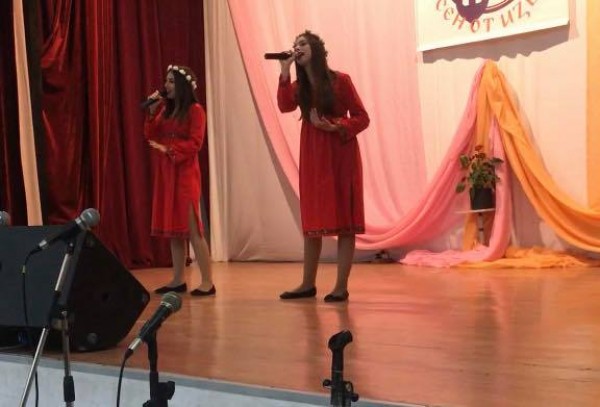 Певиците Рени Петрова и Елена Николаева отново с медали