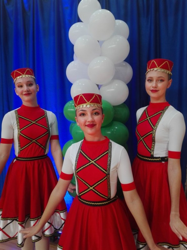 Димитровград посрещна с отличия балерините от “Грация“