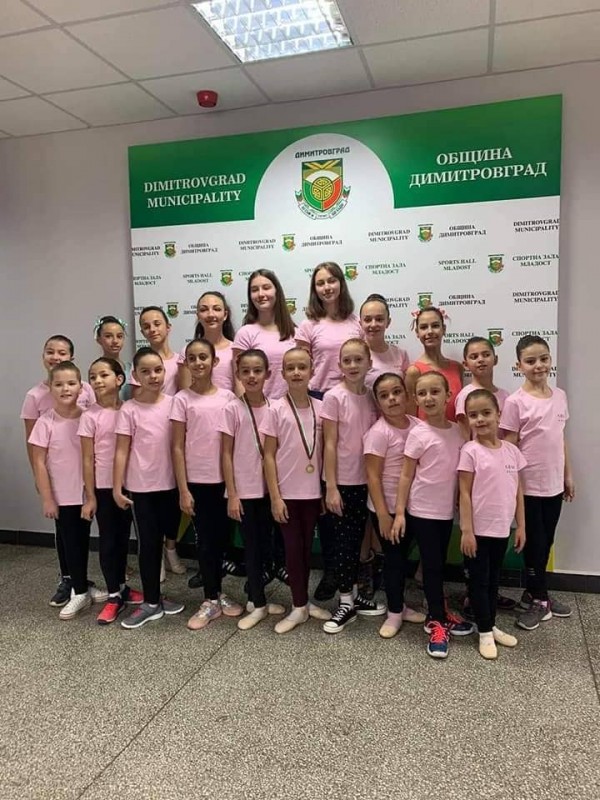 Димитровград посрещна с отличия балерините от “Грация“