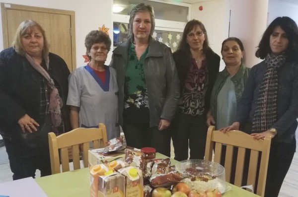 Жените от ГЕРБ - Казанлък с топъл жест за Деня на християнското семейство