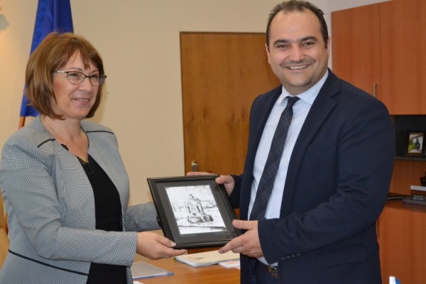 Кметът на Казанлък: „Ставаме по-богати с приятелствата си с градове в чужбина!“