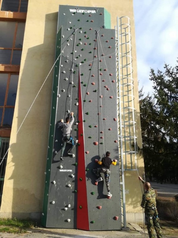 Младежи от Транспорта преминаха алпийска подготовка в гарнизона