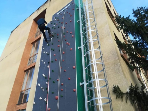 Младежи от Транспорта преминаха алпийска подготовка в гарнизона