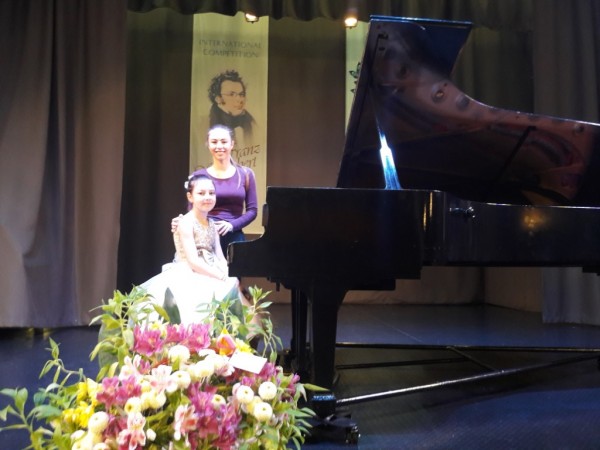 Възпитаници на Елена Юлиянова отново пожънаха успех