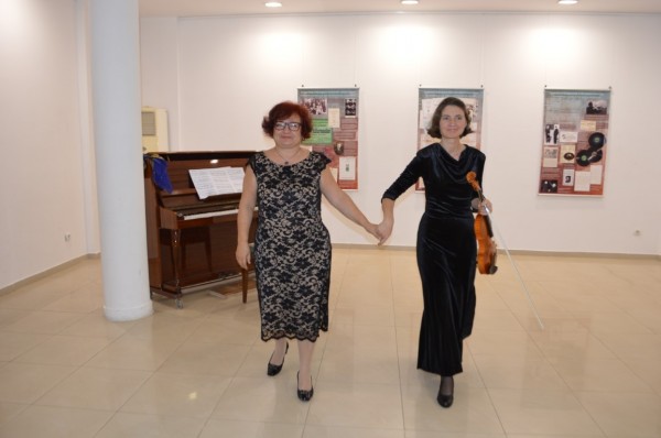 С изложба и концерт откриха празниците, посветени на Петко Стайнов