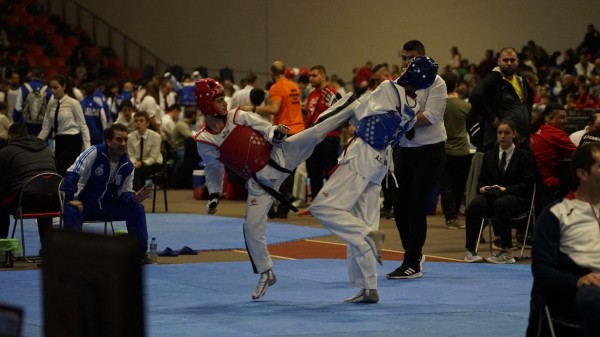 Казанлъшките таекуондисти отново показаха, че са сред най-добрите