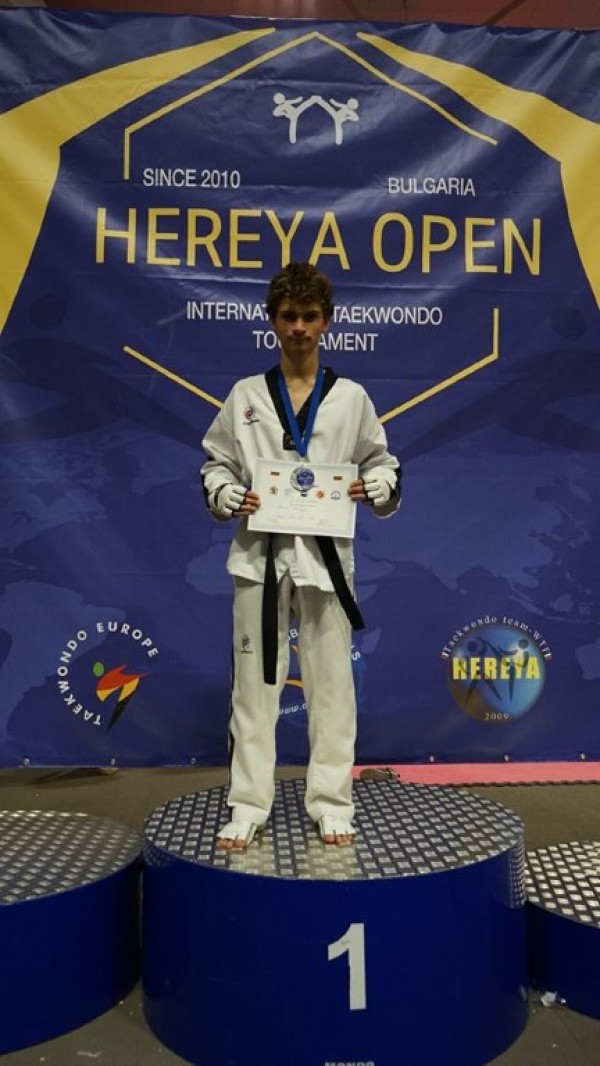 Казанлъшките таекуондисти отново показаха, че са сред най-добрите