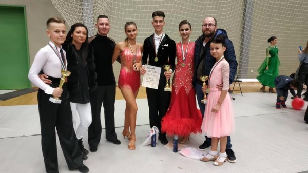 Казанлъшките школи по танци отново на челните места в страната